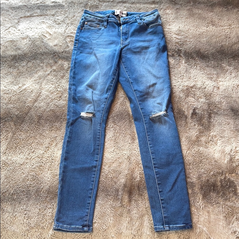 Fashionnova Medium Wash Jeans 👖